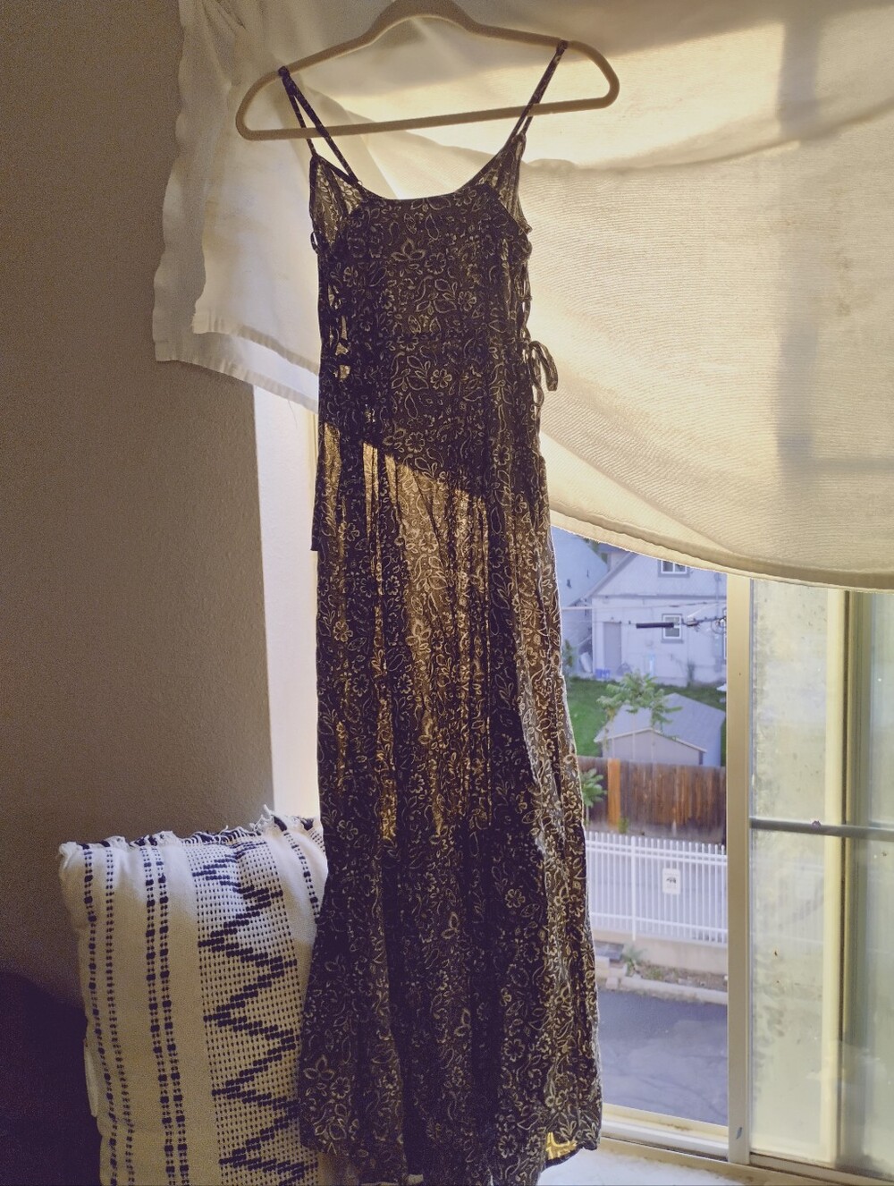 Hollister Vintage Floral Maxi Slip Dress in Black and Gold Size Small